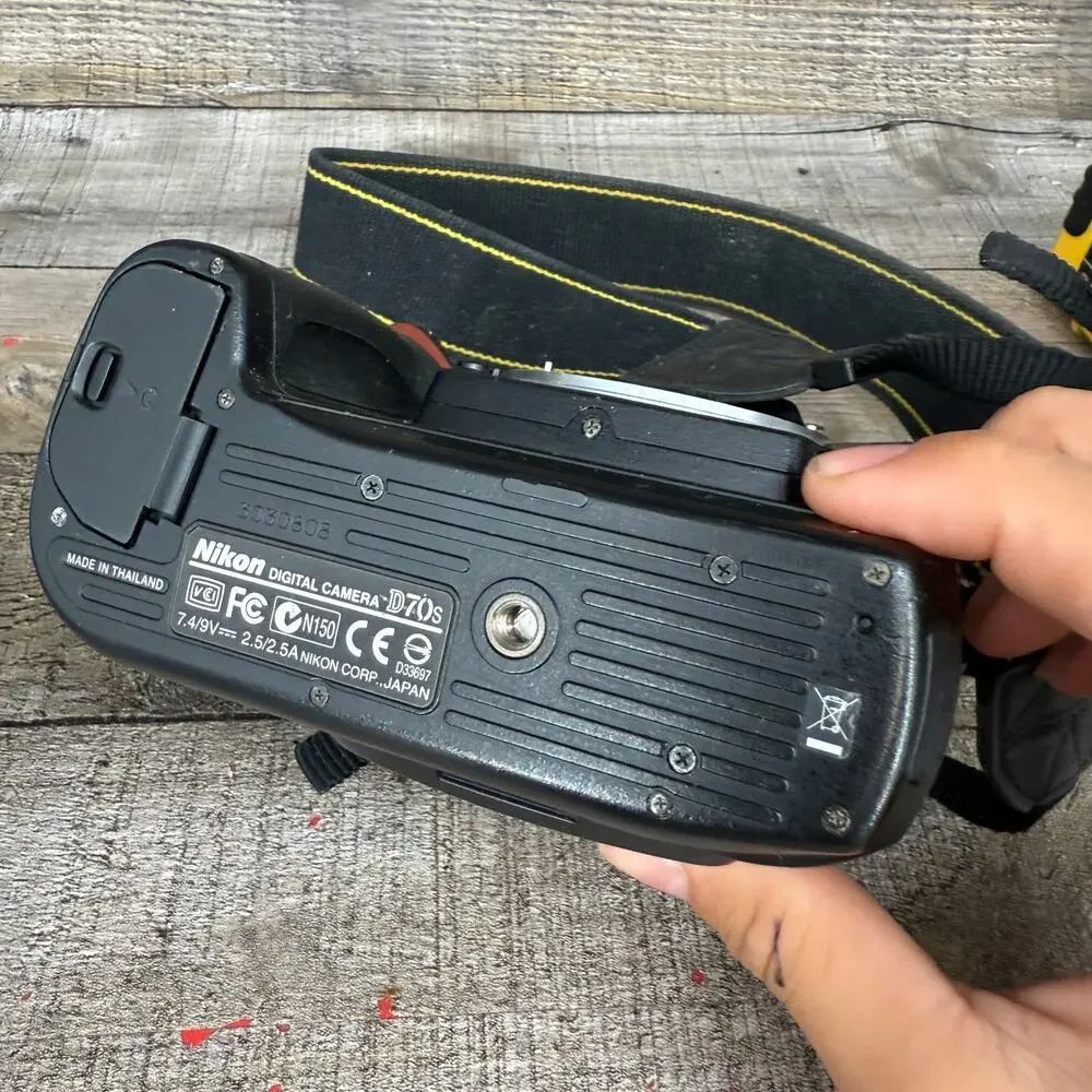 Nikon D70S Digital SLR Camera Body Only As Is